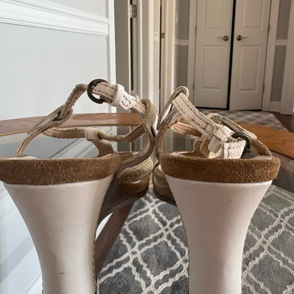 AEROSOLES Cream and Tan Women's Heels